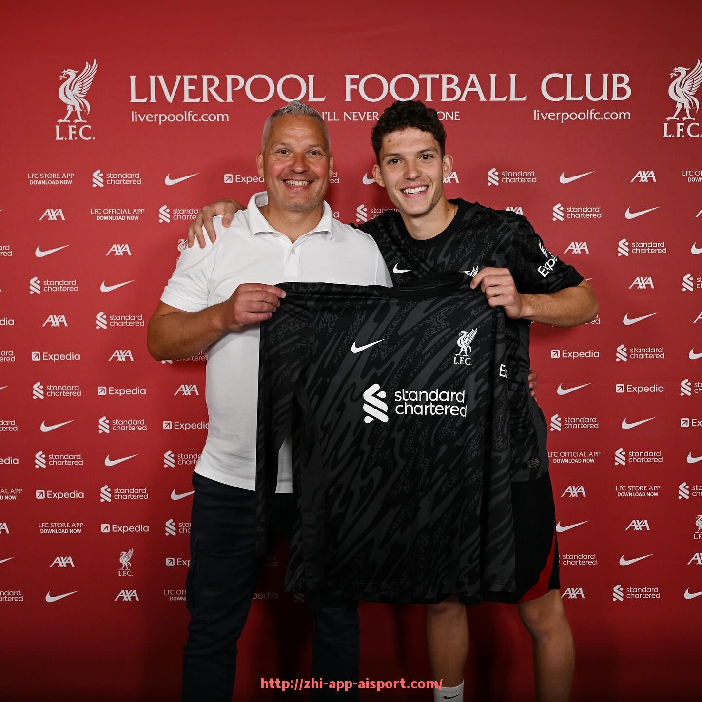 爱体育app-世俱杯出现的误判争议合集及判罚回顾